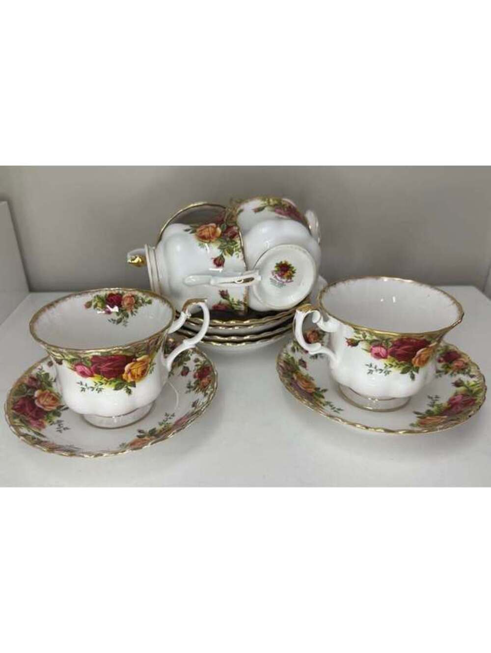 Royal Albert Old Country Roses Set of 6 Teacups & Saucers